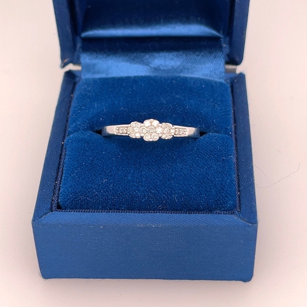 10k white gold diamond ring